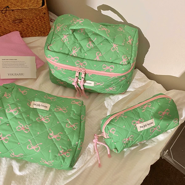 With bow, green
