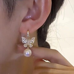 気質ジルコン蝶イヤリングビーズイヤリング軽贅沢高級感耳フック小衆デザインファッション耳飾り