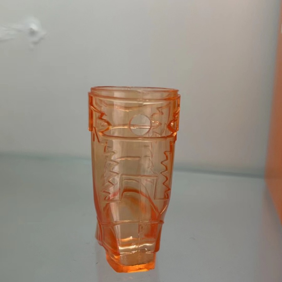 Желтая большая отверстие (7-8 мм)