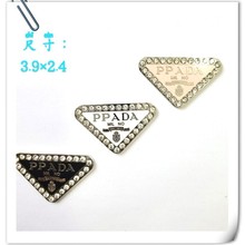 【厂家直销】P家同款皮标 倒三角金属标 现货优惠手机壳发夹配件