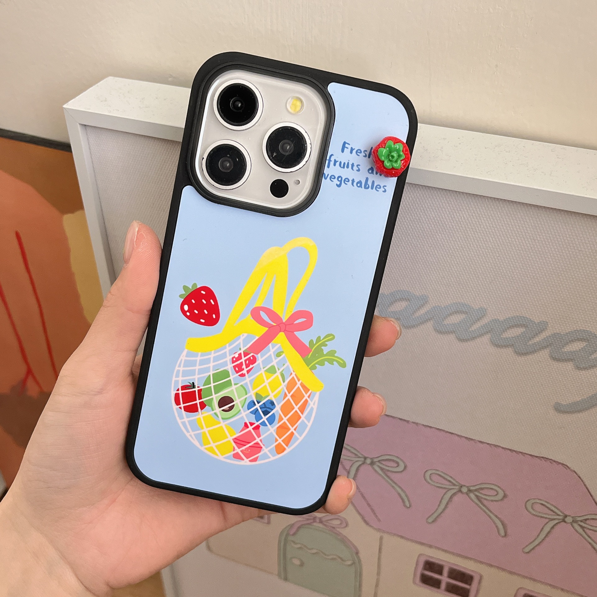 Bolsa de malla de fondo azul de fresa tridimensional con lazo de fruta M2