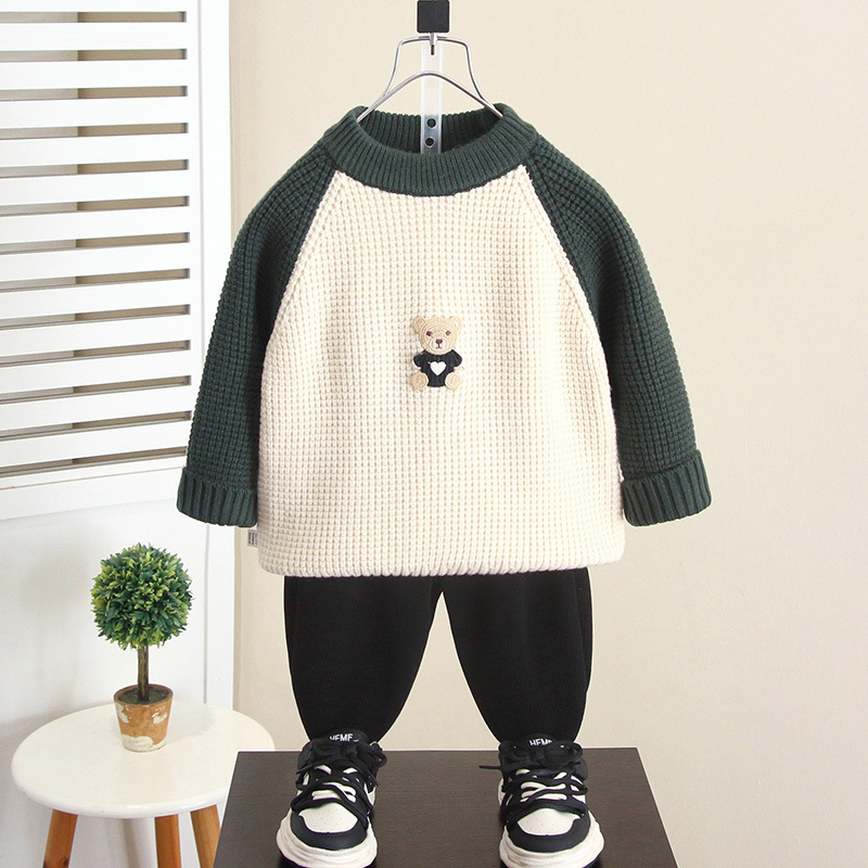 6882 suéter grueso para niños 2025 invierno nuevo suéter para niños ropa de otoño e invierno para bebés camisa de fondo de punto