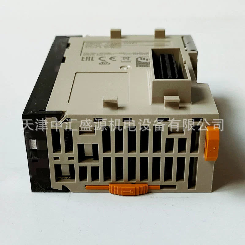 Модуль входного сигнала Omron CJ1W-INT01 16-точечный блок входного сигнала прерывания Omron