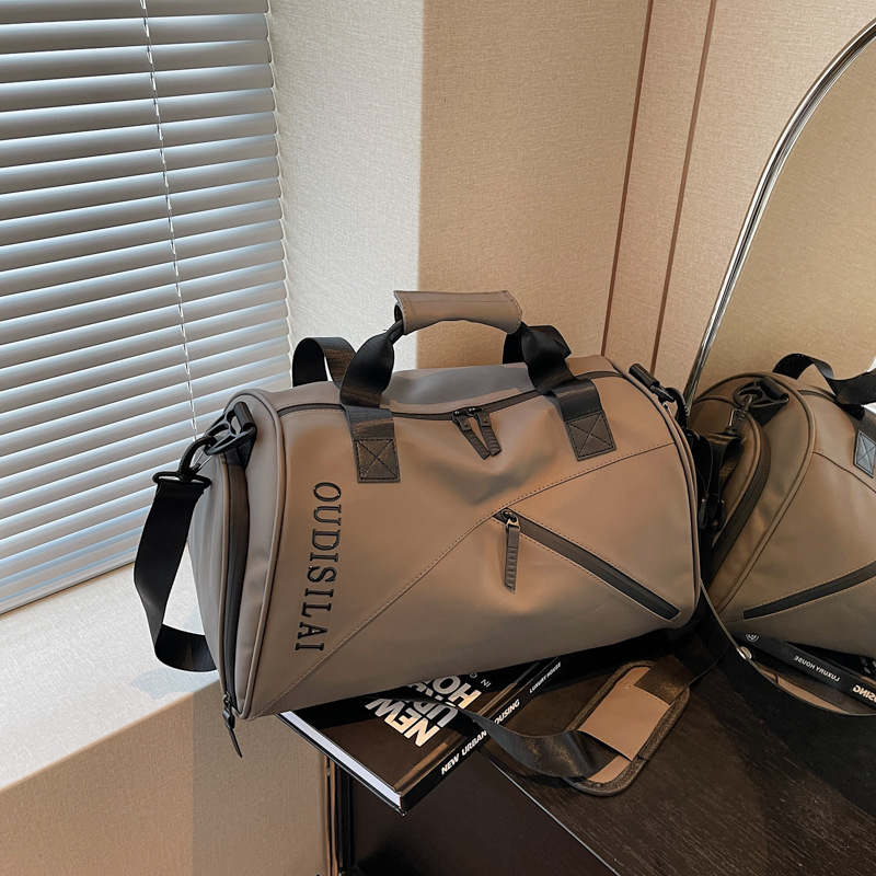 Handheld travel bag