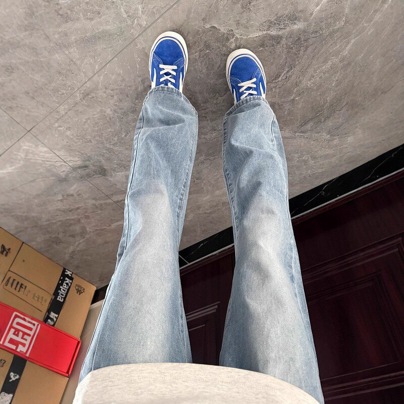 American-Style Minimalist Jeans for Men with a High-End Feel, High Street Vibe, Straight Fit, Slimming, Fashionable, Versatile, Slightly Flared Long Pants