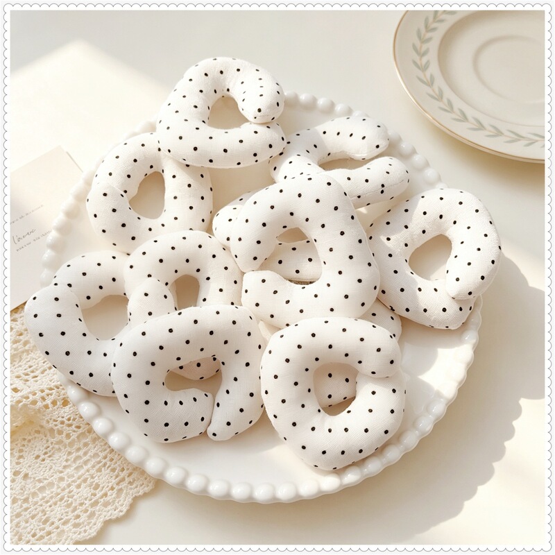 10cm Doll Clothes Cute Plush Toy Neck Pillow Mini Doll Pendant Replacement U-Shaped Pillow Cotton Doll Clothes Wholesale