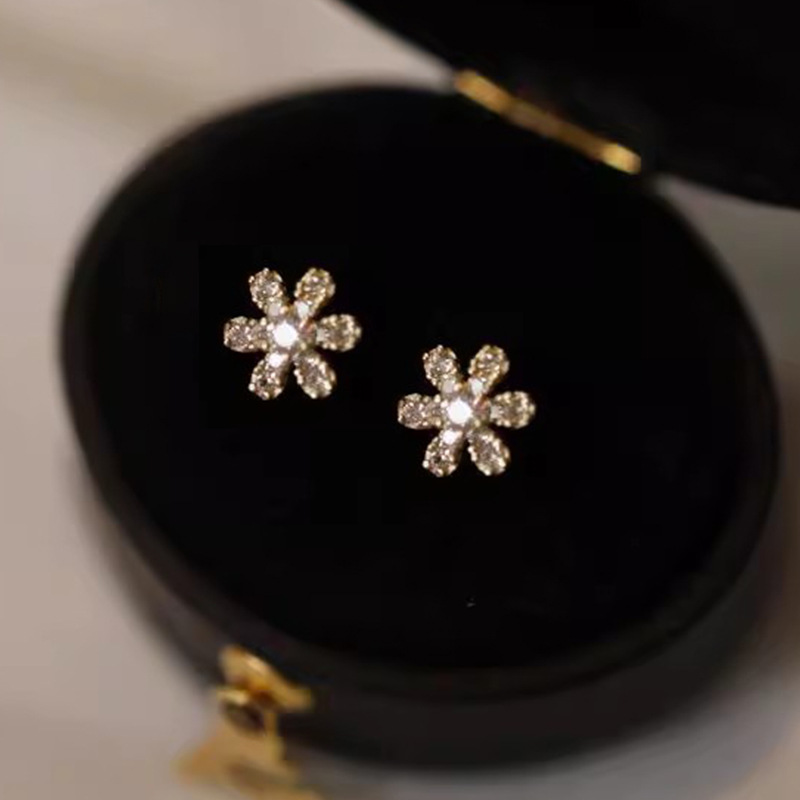 S925 aguja de plata elegante pendientes de nicho femenino diseño de gama alta pendientes populares pendientes de perlas pendientes únicos al por mayor