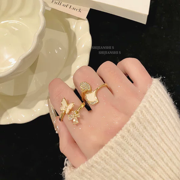 "Fallen Apricot Butterfly" Light Sweet Luxurious Apricot Soft and Delicate Ring for Women, French Style Gentle Niche Dynamic Finger Ring Accessory