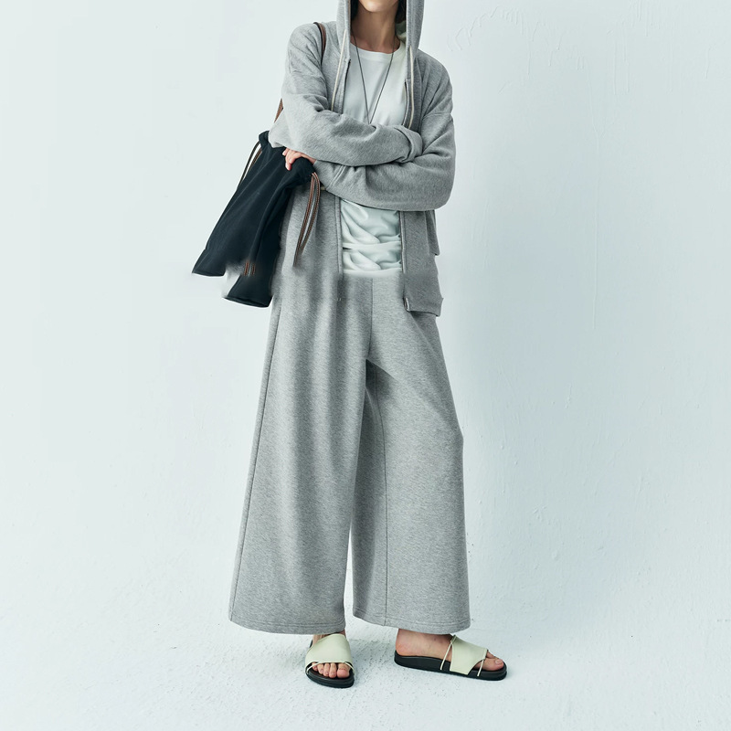Amyy Airport Outfit: Loose-fitting cotton hoodie jacket + cropped long pants set