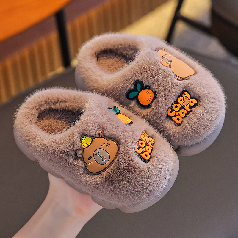 Zapatillas de algodón para niños Capibara, invierno para niños, niñas y niños, calentamiento y terciopelo para padres e hijos en el hogar, zapatos de algodón para niños medianos y grandes.