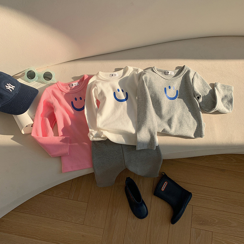 2022 Otoño e Invierno niños cepillado camisa de fondo niños y niñas de estilo coreano cara sonriente SLIM-Fit Camiseta de manga larga bebé engrosada t
