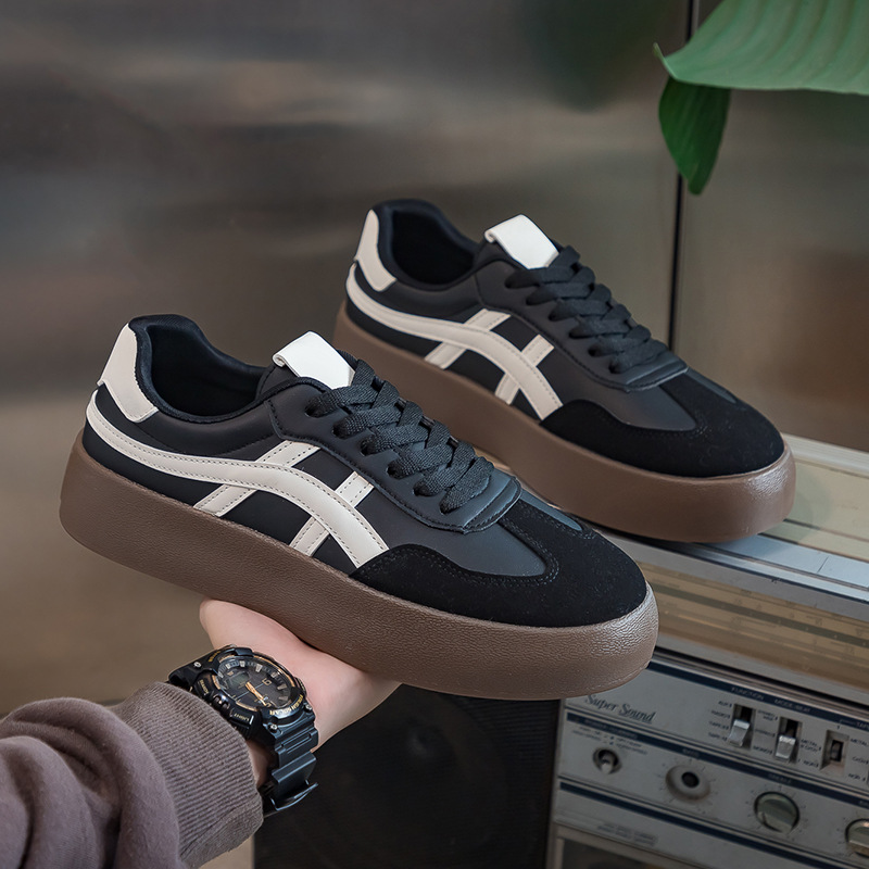 Hombres y mujeres, zapatos retrógrados americanos pequeños zapatos blancos negros para hombres, zapatos de suela gruesa, zapatos deportivos de otoño versátiles F8861