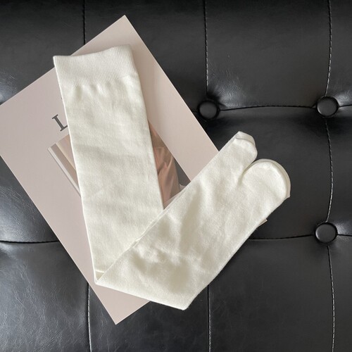 Solid color split-toe calf socks, two-toe black and white knee-high socks, thin cotton net red socks