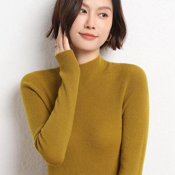 Base body-friendly demi-season knitted sweater