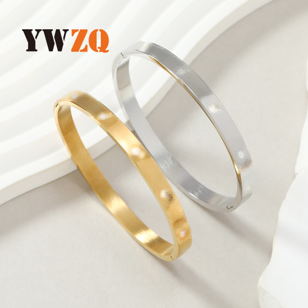 Bracciale in acciaio inossidabile con fibbia in zircone con diamanti incastonati, stile minimalista, da donna, in titanio, gioielli_voghion.com