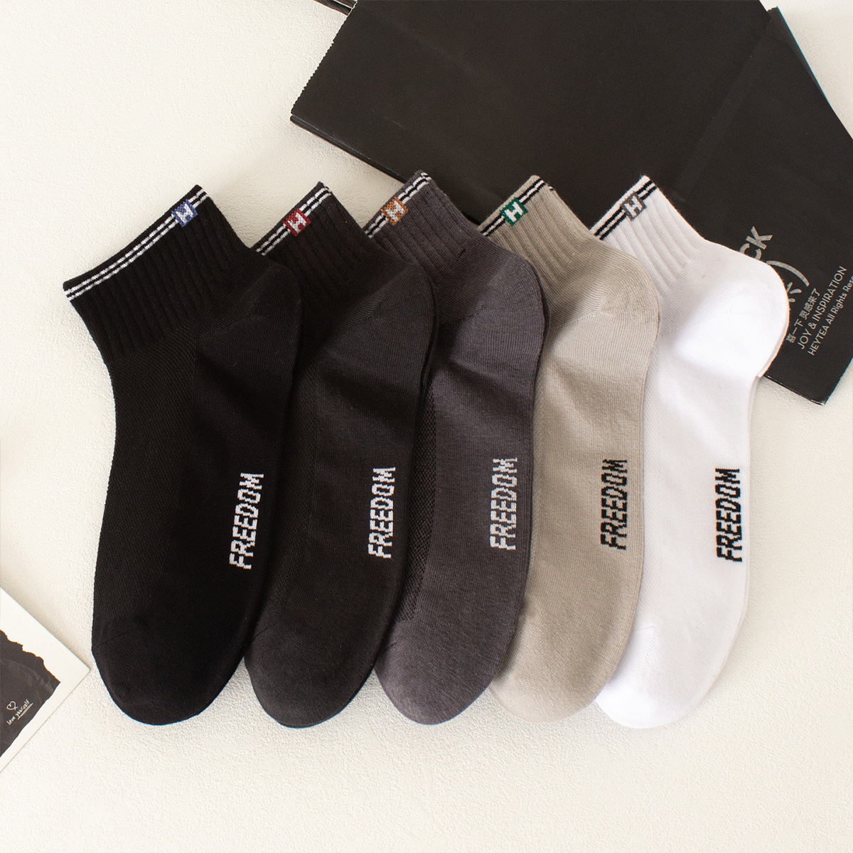 Calcetines de todo fósforo, absorbentes de sudor, transpirables, calcetines de algodón simples para hombres, calcetines deportivos para hombres, calcetines de red en blanco y negro de color sólido deportivo