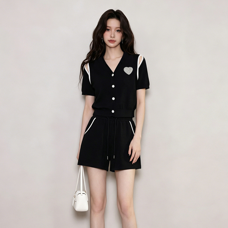 Fashionable Casual Sportswear Suit for Women 2026 Summer New Design Stylish Short-Sleeved Shorts Fashionable Two-Piece Set Fashionable Casual Sportswear Suit for Women 2026 Summer New Design Stylish Short-Sleeved Shorts Fashionable Two-Piece Set