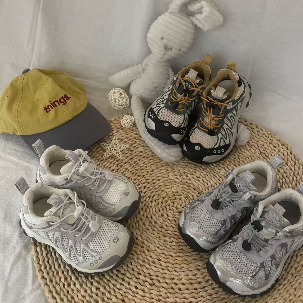 Zapatos infantiles de primavera y otoño 2026 nuevos zapatos de papá suaves para niñas zapatos deportivos casuales para niños zapatos de montaña al aire libre