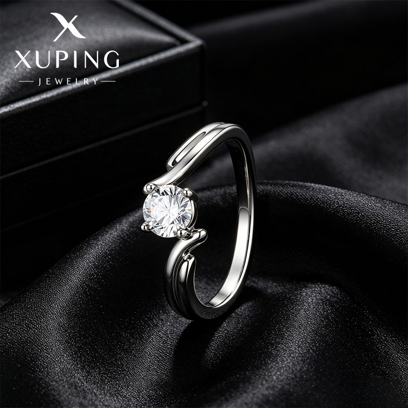 Xuping simple temperamento dulce pareja anillo de boda incrustado formado cuadrado de óxido de circonio ligero lujoso diseño anillo de mujer