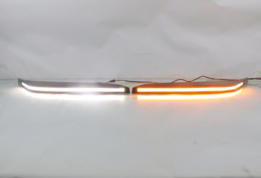 Suitable for 22-23 Toyota Sequoia Tundra Headlight Eyebrow Modification Led Sequential Turn Signal Lights, Dedicated Daytime Running Lights