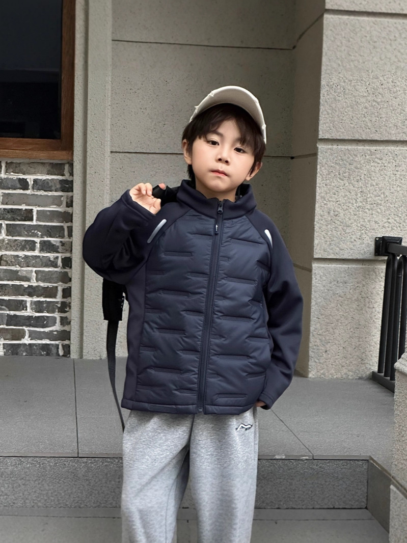 2025 otoño y invierno nuevo estilo de chicas dulce pequeño viento fragante color combinación chaqueta de manga larga para niños uniformes escolares de manga larga sueltos