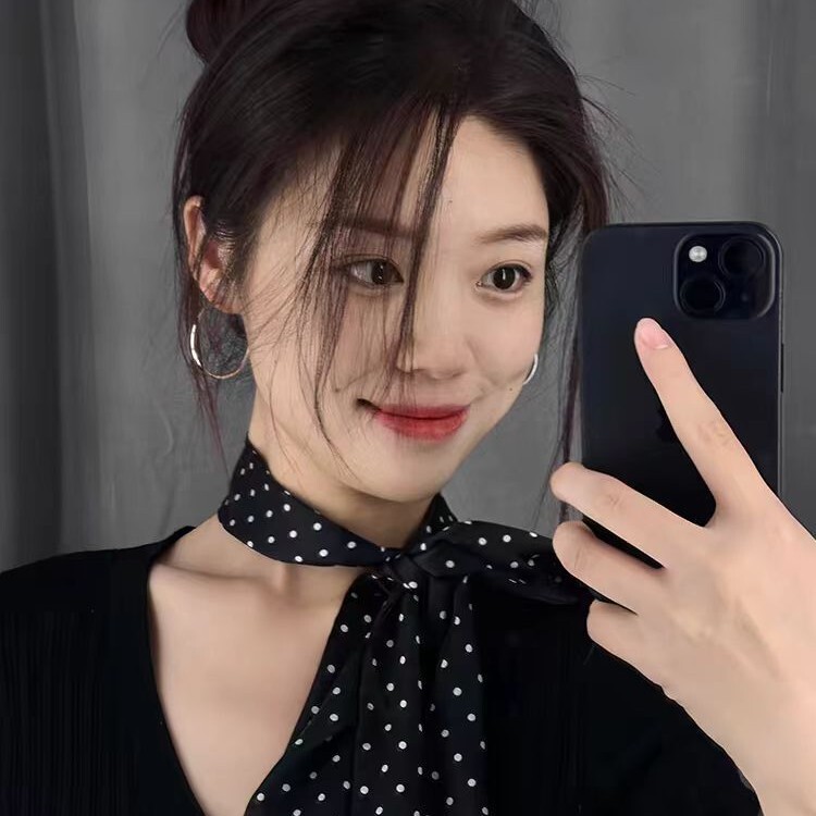 黑色波点丝巾轻奢高档小方巾女系脖发带秋季新款百搭时尚搭配衬衫|undefined