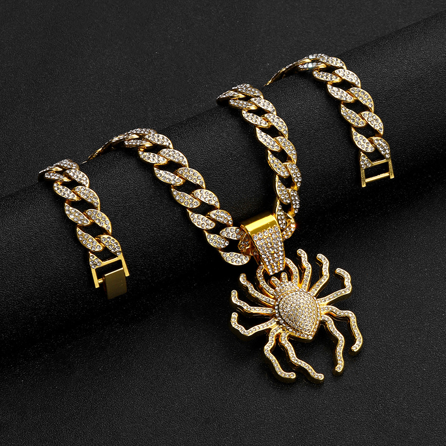 Spider Pendant Cuban Chain Necklace With Full Diamond Detailing_voghion.com