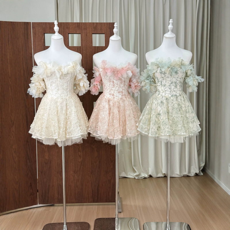 Garden Dream: French-Style Sweet and Gentle Three-Dimensional Floral Off-The-Shoulder Slimming Lace Dress with a Luxurious and High-End Feel Garden Dream: French-Style Sweet and Gentle Three-Dimensional Floral Off-The-Shoulder Slimming Lace Dress with a Luxurious and High-End Feel