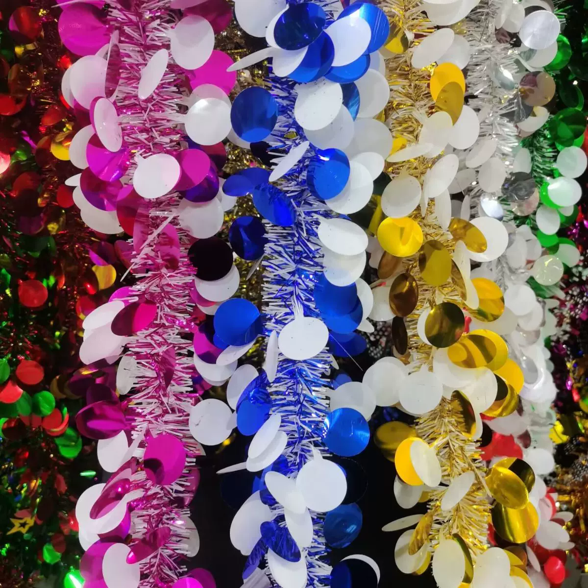 新款2米长圆片挂件毛条边圣诞雪花毛条场景布置装饰彩条拉花彩带