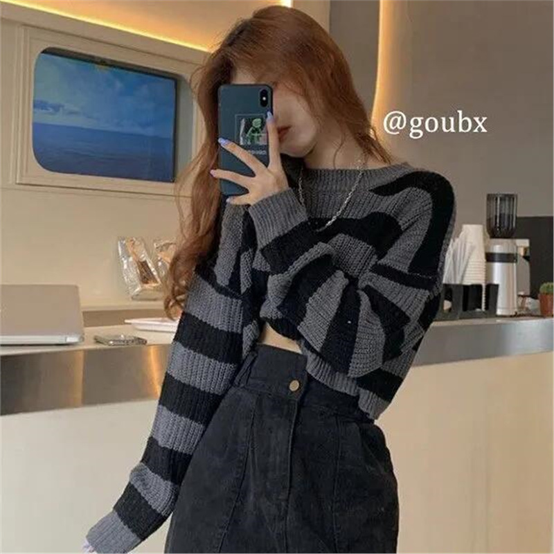 37.5-150kg Plus Size Hong Kong Style Retro Navel-Baring High-Waisted Sweater for Female Students Spring, Autumn and Summer Jackets 37.5-150kg Plus Size Hong Kong Style Retro Navel-Baring High-Waisted Sweater for Female Students Spring, Autumn and Summer Jackets