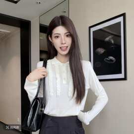 边翻领白色针织打底衫女士秋季2026新款早秋上衣白色长袖毛衣