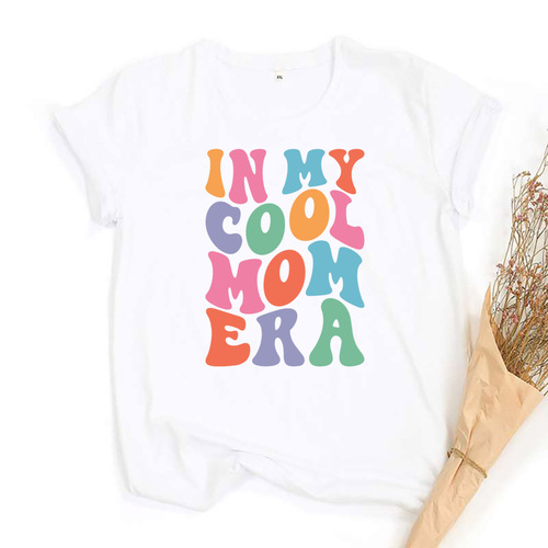Vintage Gift Mother's Day T-Shirt for Mom: Retro Style New Mother's Shirt in Classic Colors