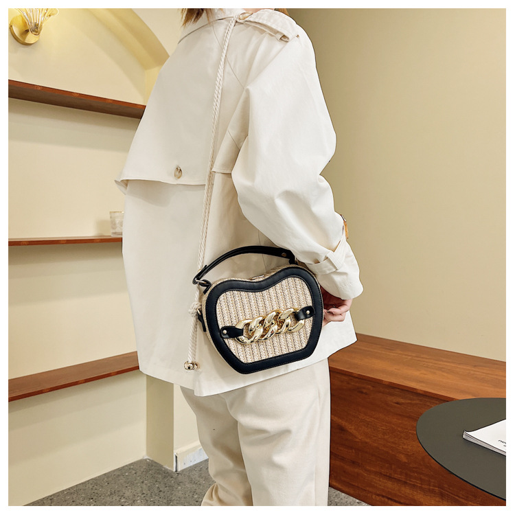 Women's Small Straw Color Block Streetwear Chain Lock Clasp Crossbody Bag display picture 4