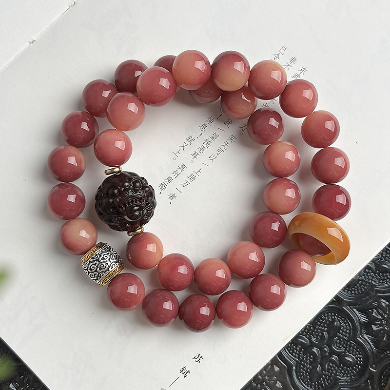 보라색 연기를 가볍게 감는다 [이중원]