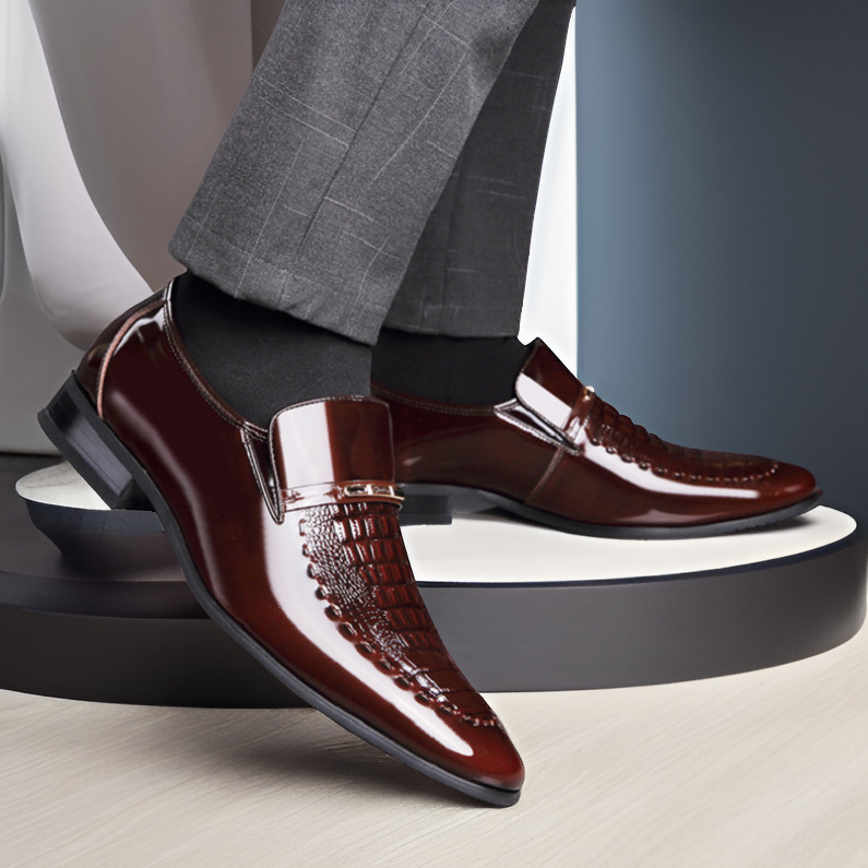 Men's shoes new crocodile pattern large size men's patent leather business leather shoes set toe shiny leather shoes men's shoes_vogvips.com