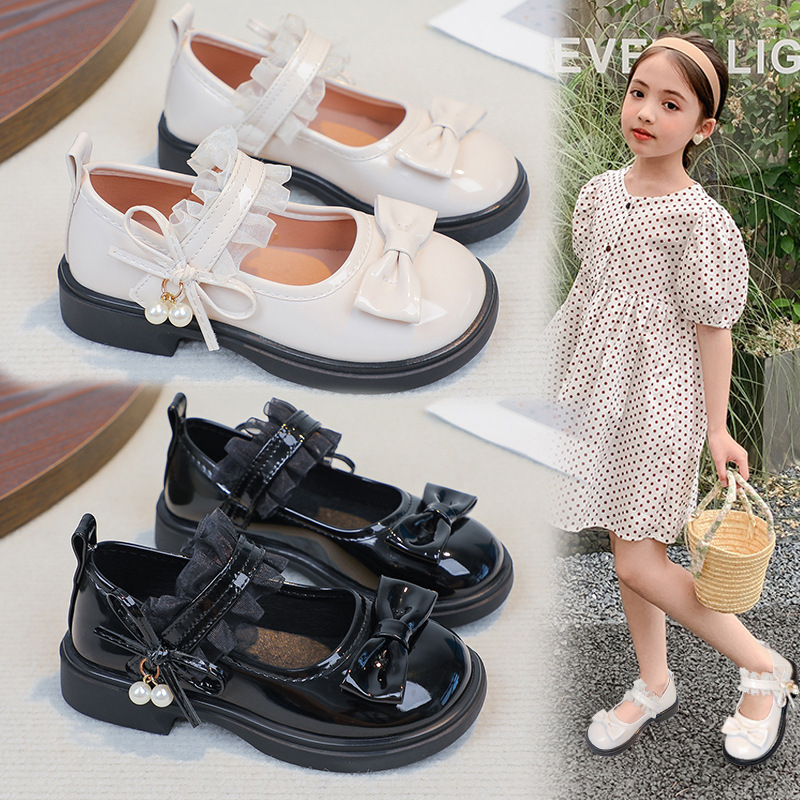 Zapatos de cuero de niñas dulces zapatos de arco princesa 2025 nuevos zapatos negros para niños zapatos de solos británicos