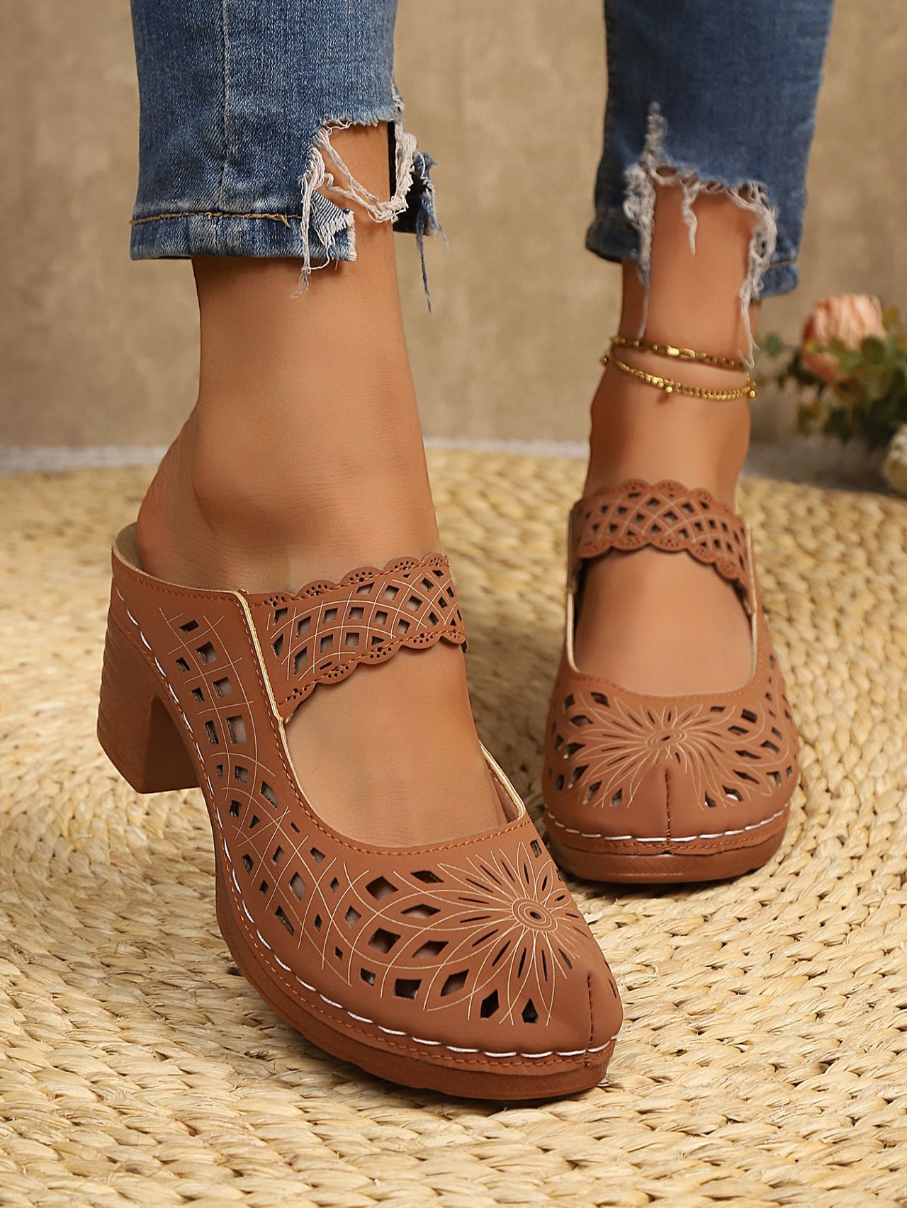 Elegant Hollow out mid Heel Sandals for Women Chunky Heel Slip-On Closed Toe Slippers plus Size Summer New Style_vogvips.com