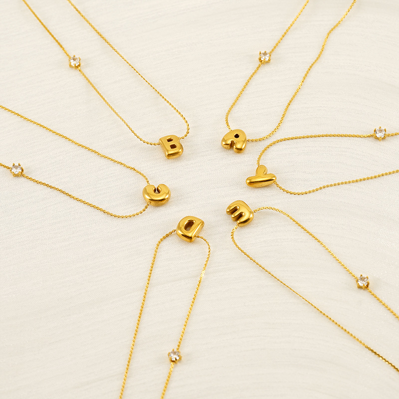 Inswind Europa y América collar de diamante 26 letras colgante de acero inoxidable oro mini burbuja collar letras