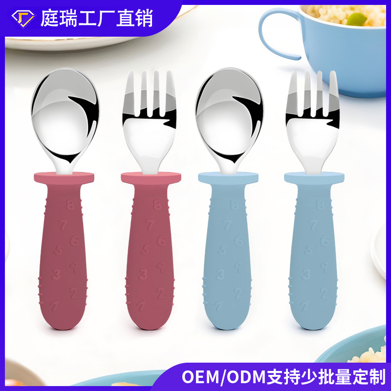 Venta caliente de silicona mango corto 304 acero inoxidable cuchillo infantil tenedor cuchara 3 piezas juego de cucharas para bebés y niños pequeños cubiertos portátiles