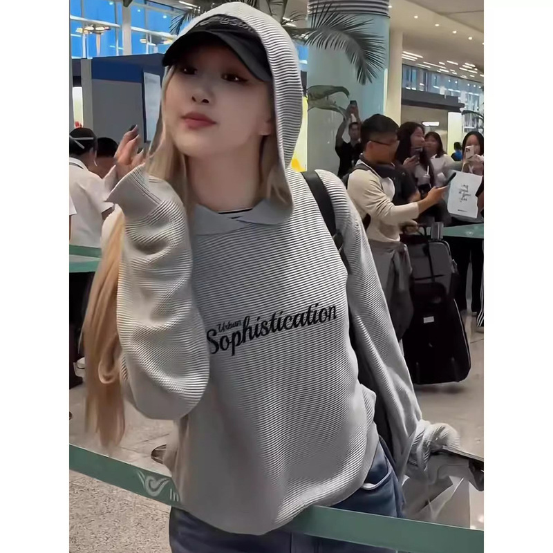 Now 2025 New Autum Korean Designer Park Caiying Rose Same Style Hooded Knitwear Knitwear Sweatshirt for Women