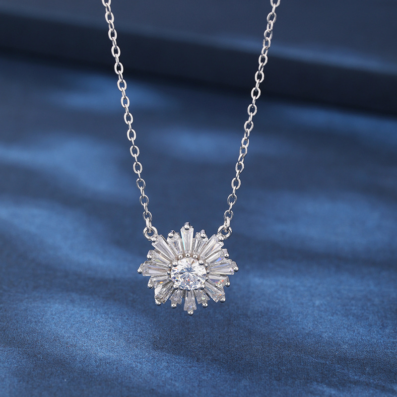 Girasol S925 Collar de plata esterlina Mujer Lujo ligero Moda de nicho Diamante Copo de nieve Colgante de cadena de clavícula Regalo de San Valentín