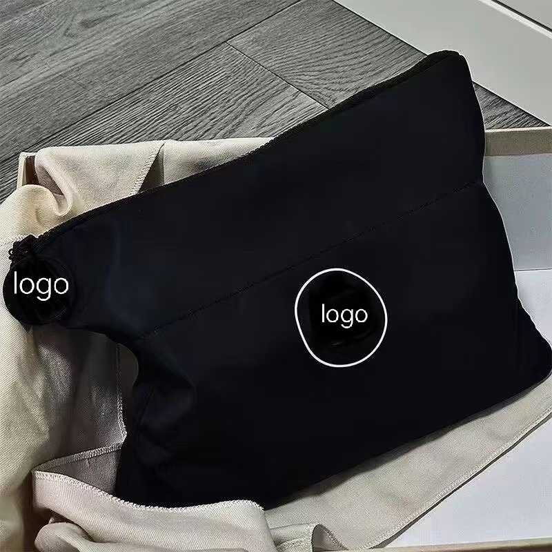 ファッションの新型の小さい香風の化粧袋のダウンジャケットの純色の携帯化粧品の収納袋の日常の軽い洗濯袋