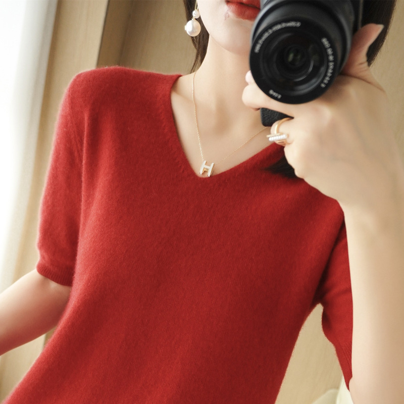22 Spring and Summer New V Neck Cardigan Women's Loose Pullover Sweater Low Collar Wool Knitted Bottoming Shirt Short Top