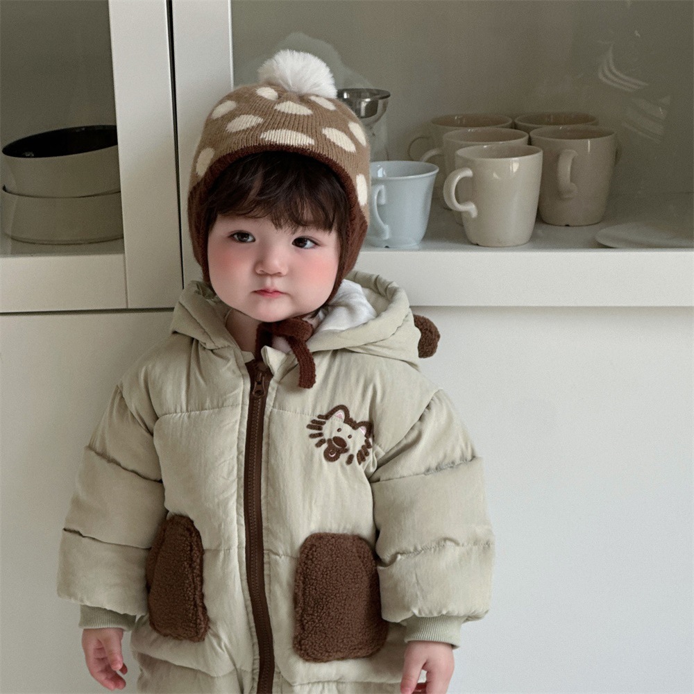 Niños otoño e invierno lindo gorro de punto de bola de piel a juego de color para hombres y mujeres bebé retro lunares cálido gorro de lana