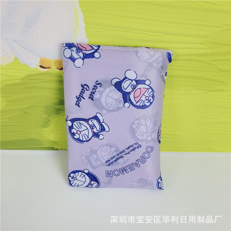 보라색 행복한 고양이