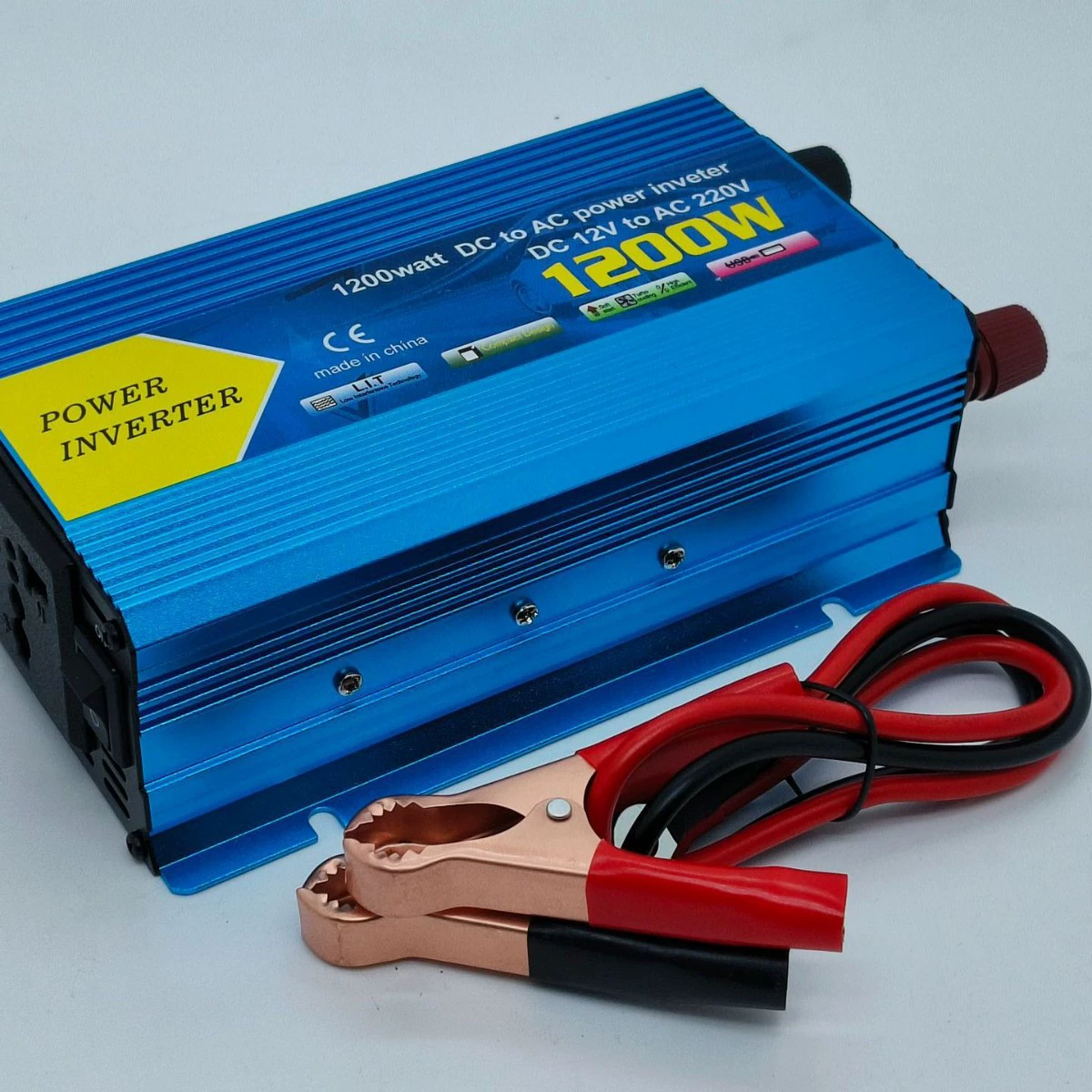 Модифицированный синусоидальный инвертор 600W/1200W/2000W, преобразователь с 12В на 220В для автомобиля и солнечной системы