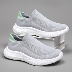 Cross-border new style breathable fly-woven casual shoes for men, rebound soft sole dad shoes, fashionable and versatile slip-on socks and shoes trend