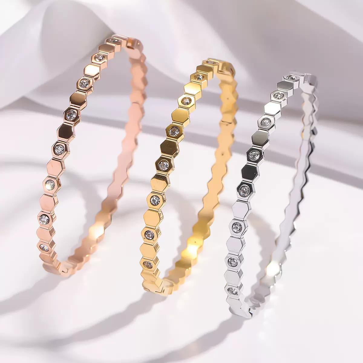 手镯女欧美跨境时尚锆石手镯菱格纹不锈钢饰品小众潮简约手饰手环