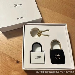 小香風香おばあちゃん海外カウンター新商品プレゼントブレスレット白黒金属製ロックバッグストラップお土産セット