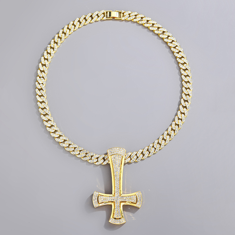 Explosiven Hip-Hop Diamant ëmgedréint Kräiz Anhänger Rock Nuetsclub Männer personaliséiert Halskette Bijouen_voghion.com